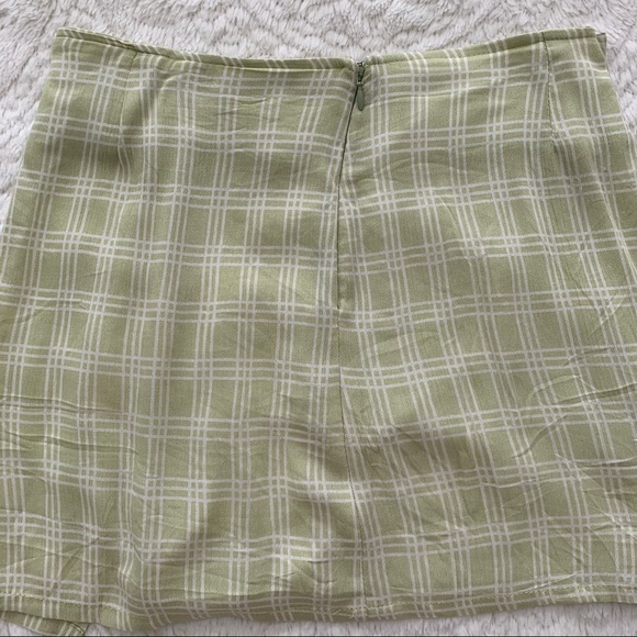 MOTEL - mini skirt in sage check - Picture 7 of 11